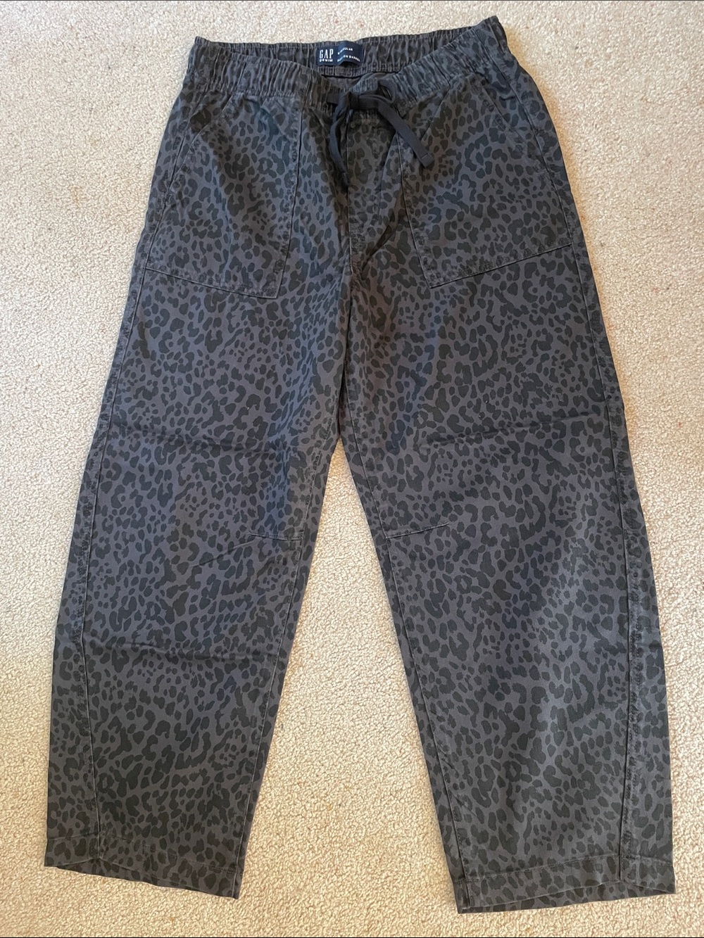 GAP Charcoal Black Leopard-Print Drawstring barrel jeans